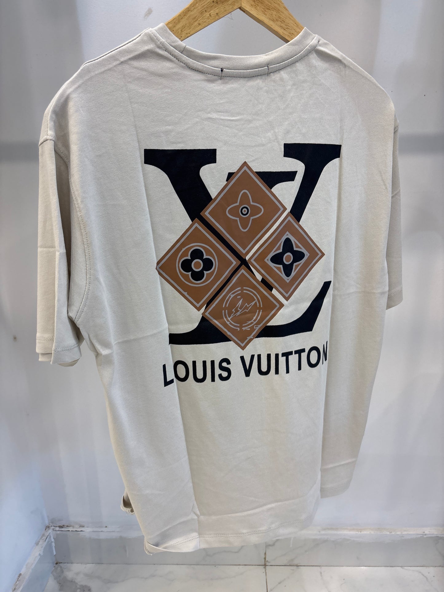 LV W76 shirt