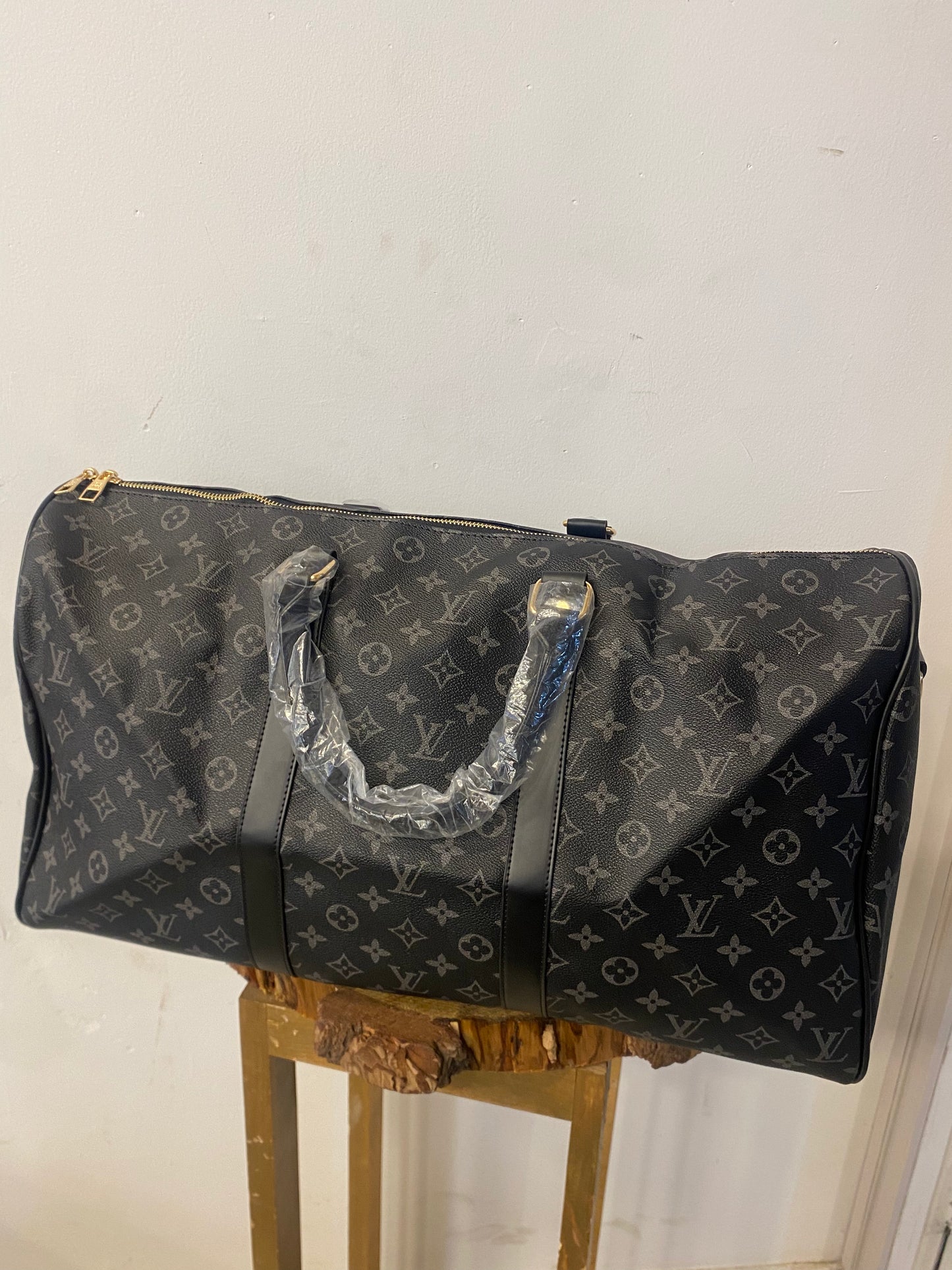 LV T bag 3