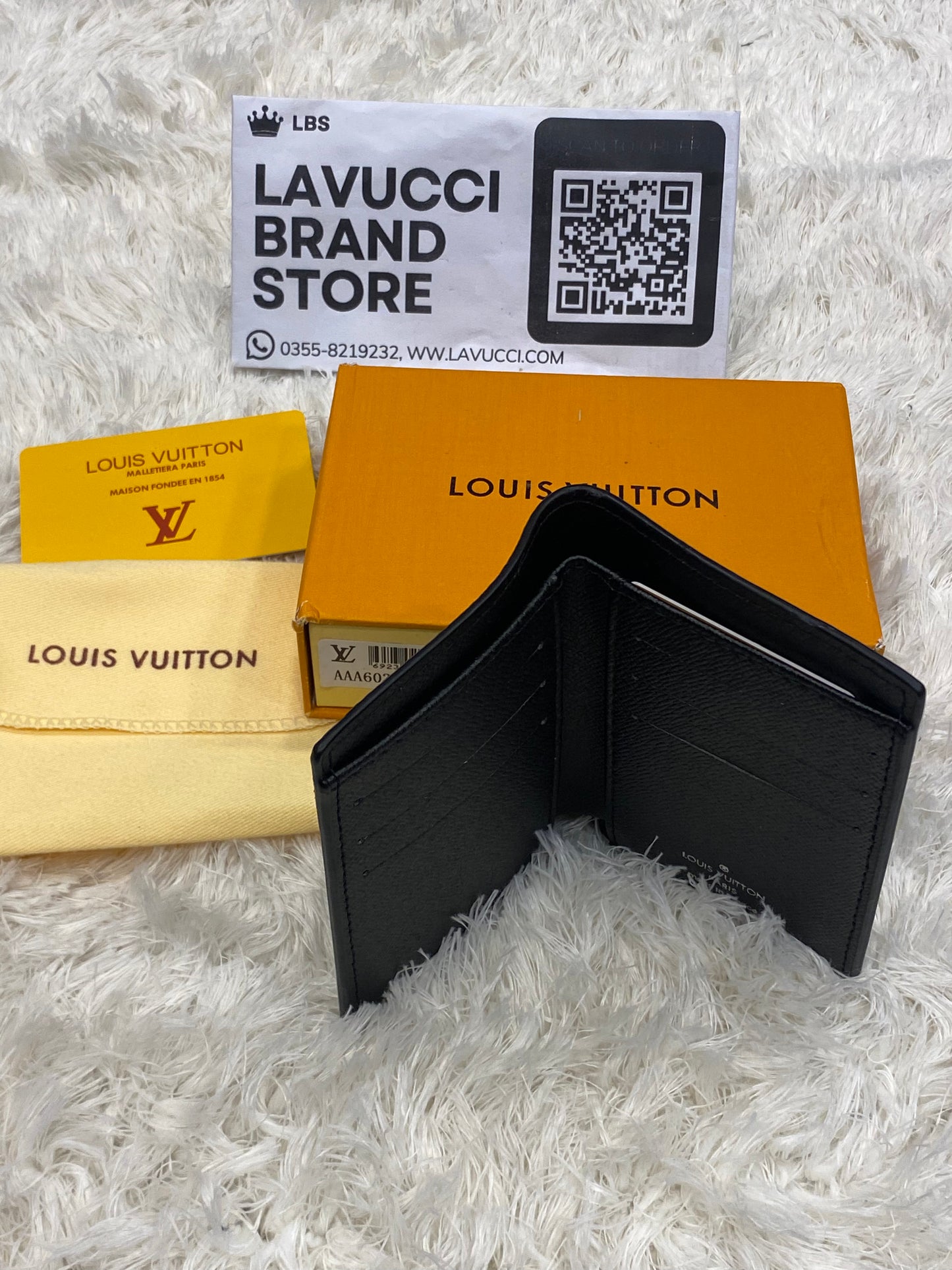 LV 826
