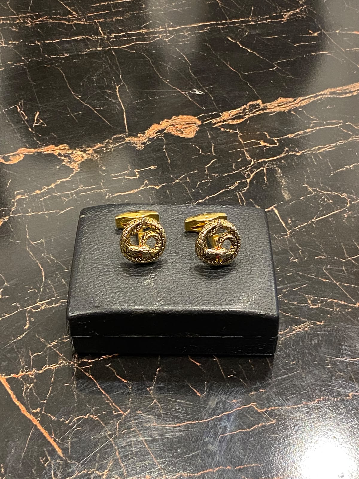 Snake golden 1228