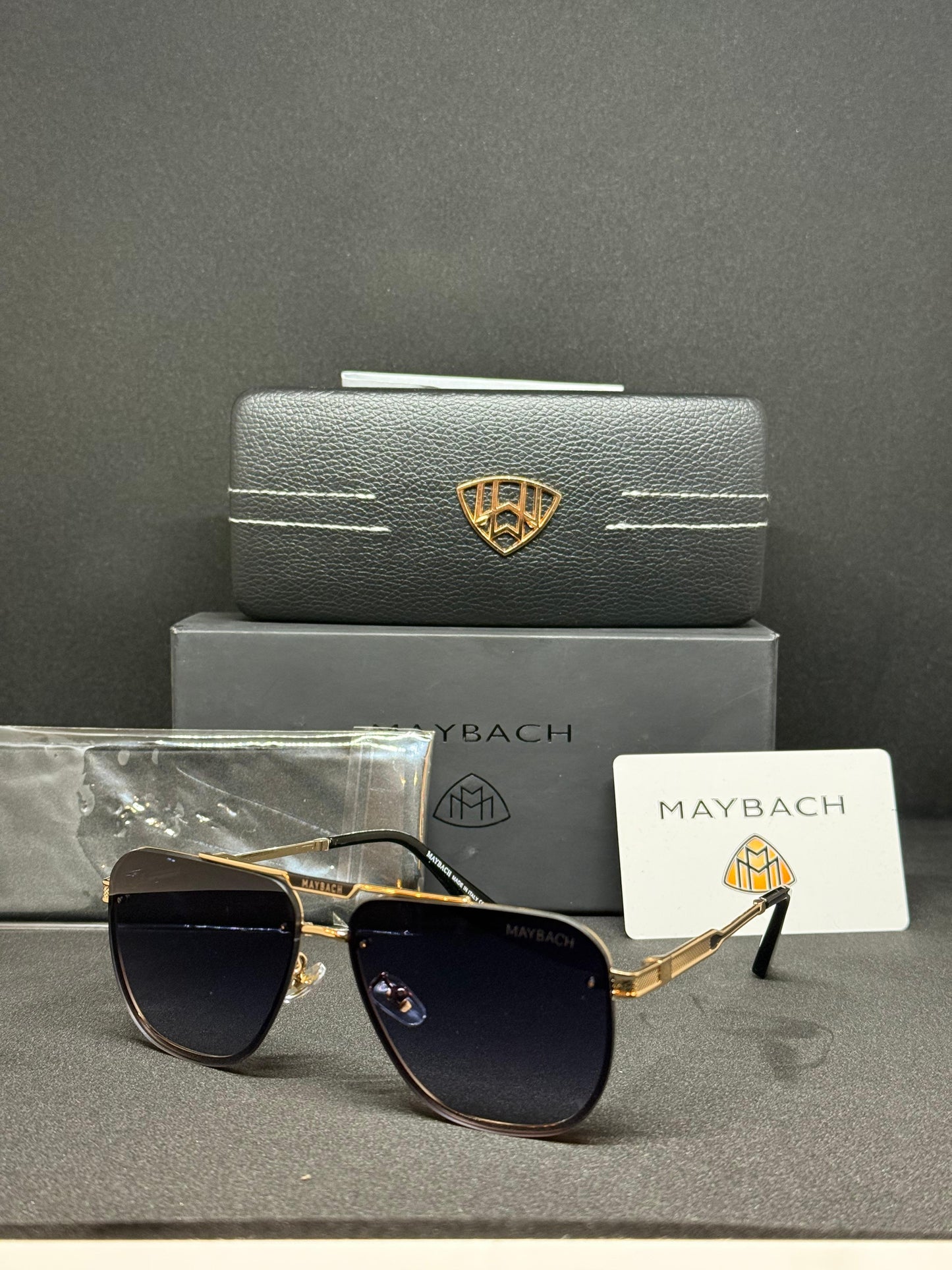 Maybach M1 glasses