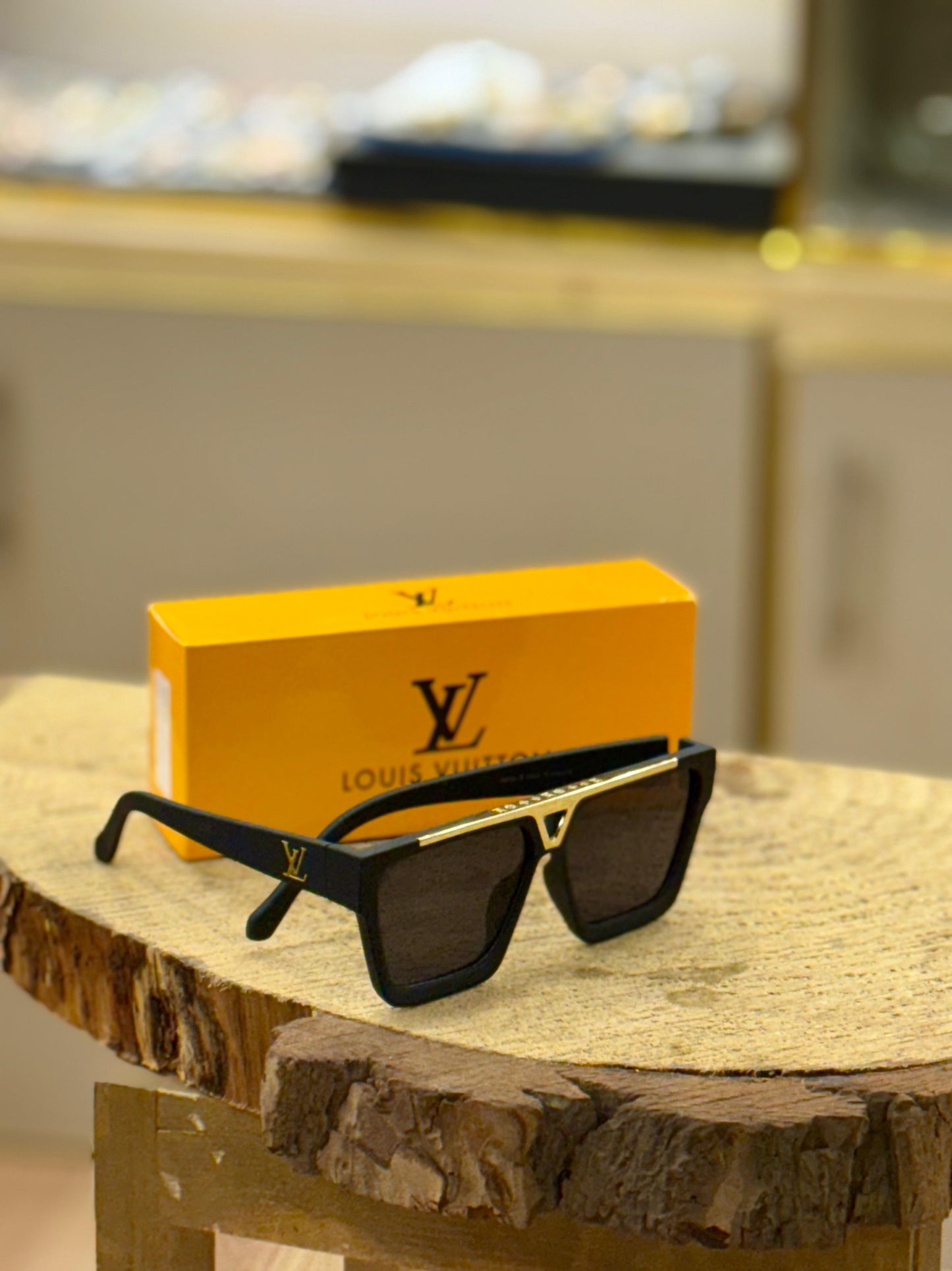 LV evidence glasses
