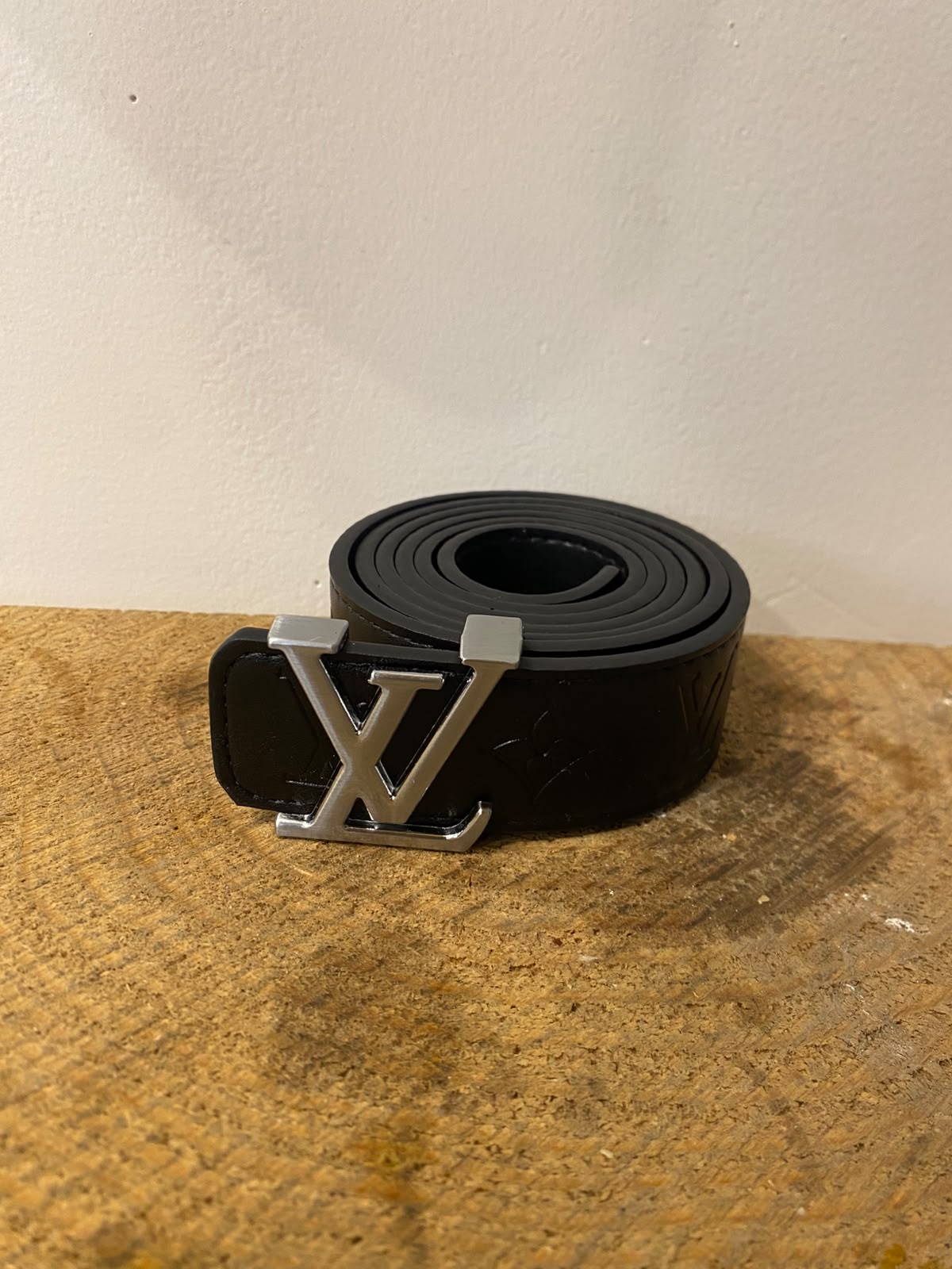 LV silver black