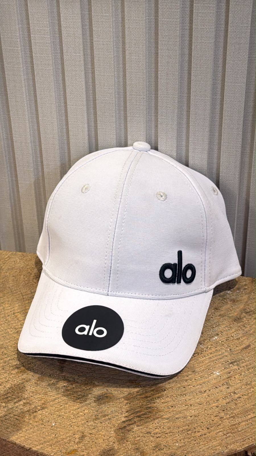 Alo w