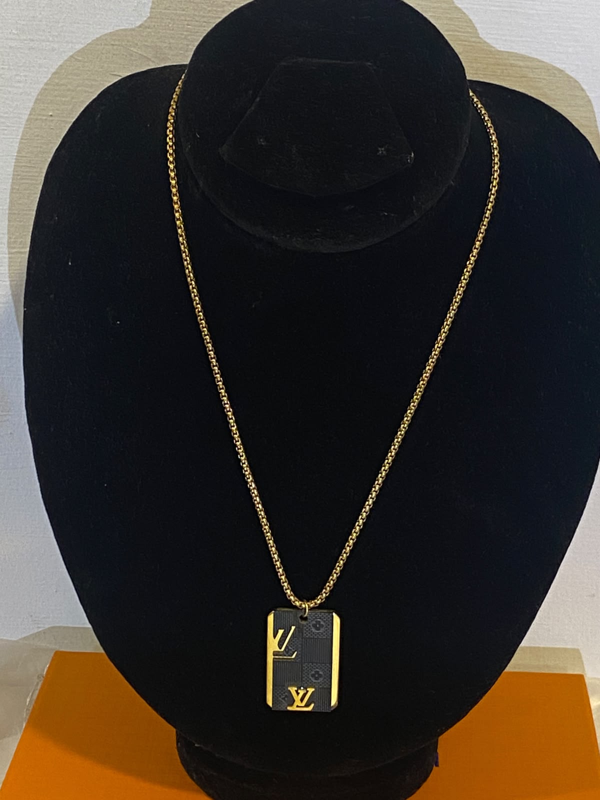 LV chain 504