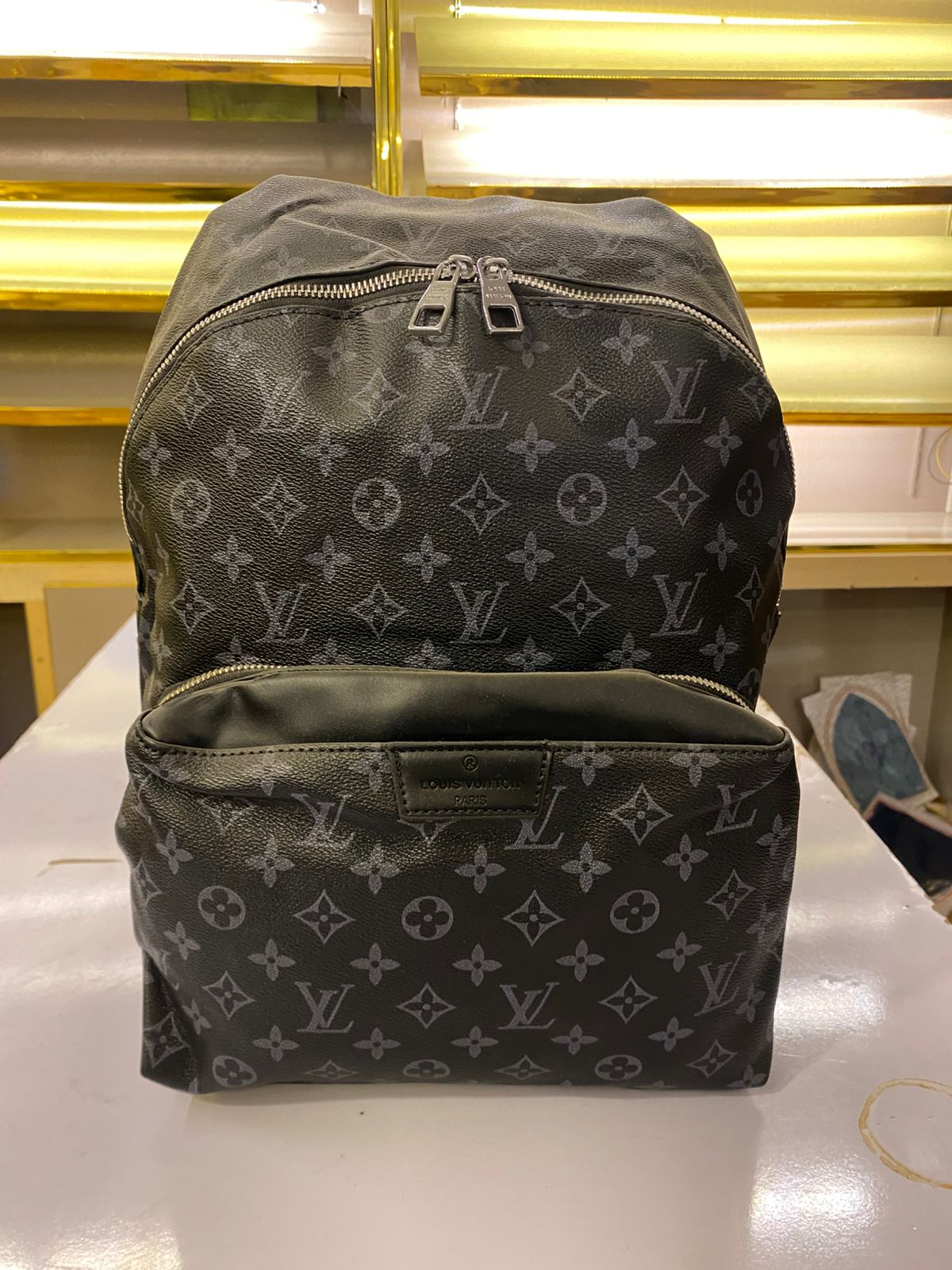 LV bagpack hy3