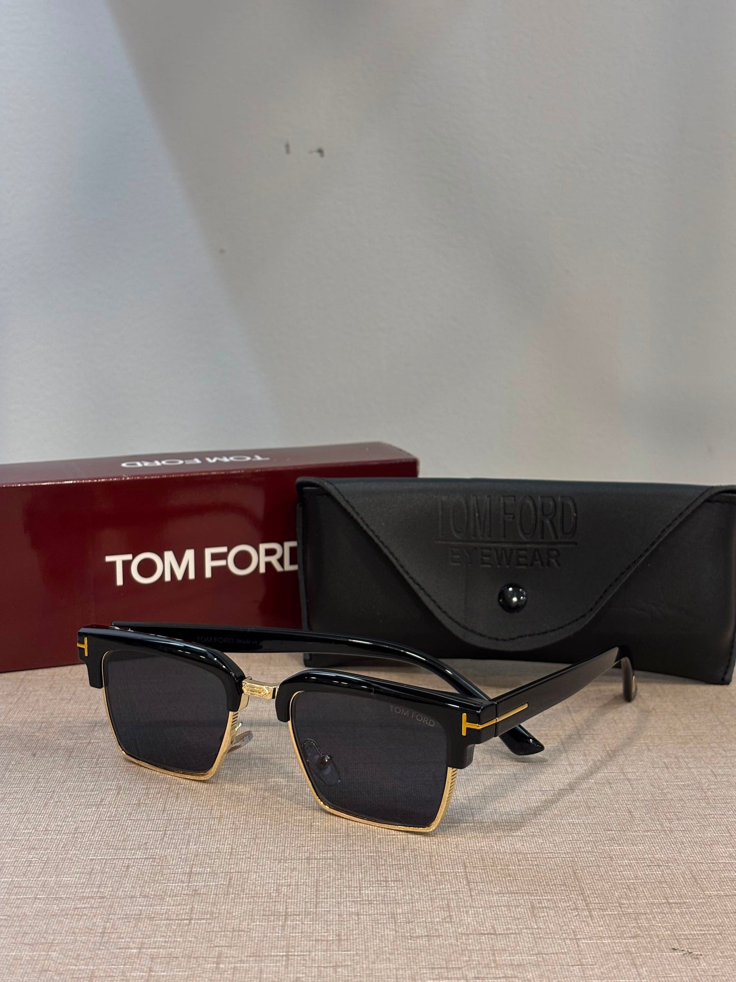 Tomford 1051