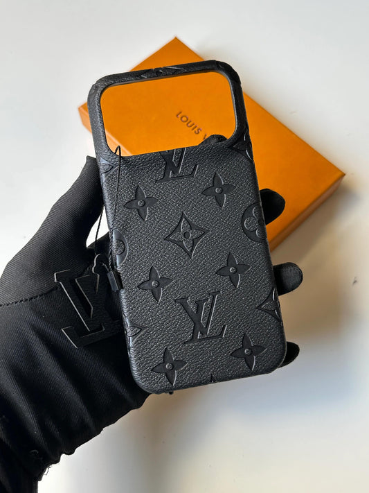 Iphone 17 pro max cover