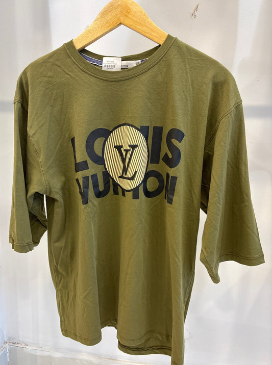 LV green shirt Ro1