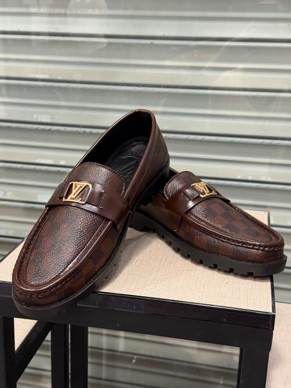 Shoes check brown