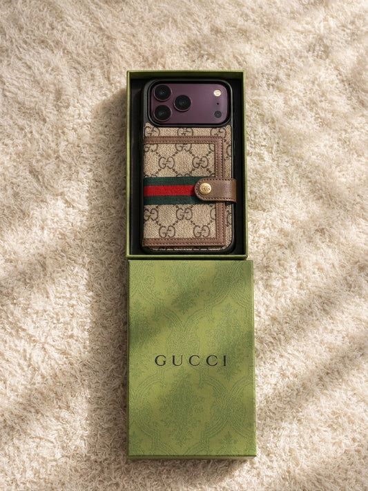 Gucci 18 pro max cards cover