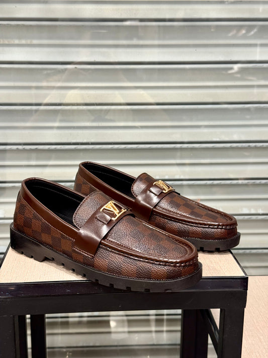 Shoes check brown