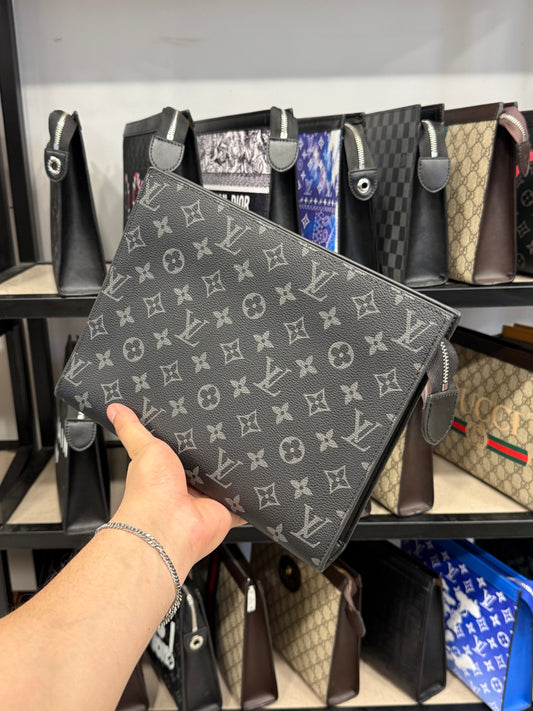 LV black 2