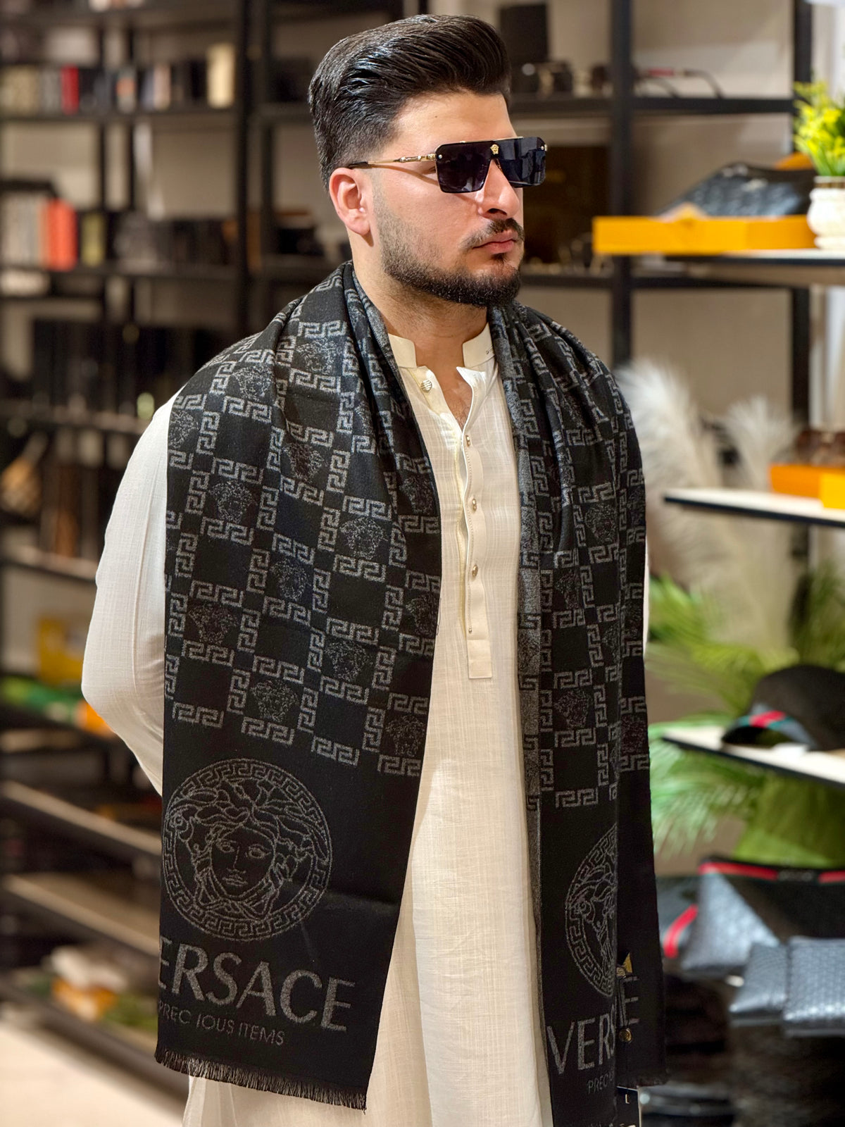 Versace 1562