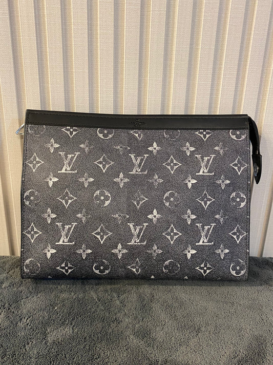 LV B.grey