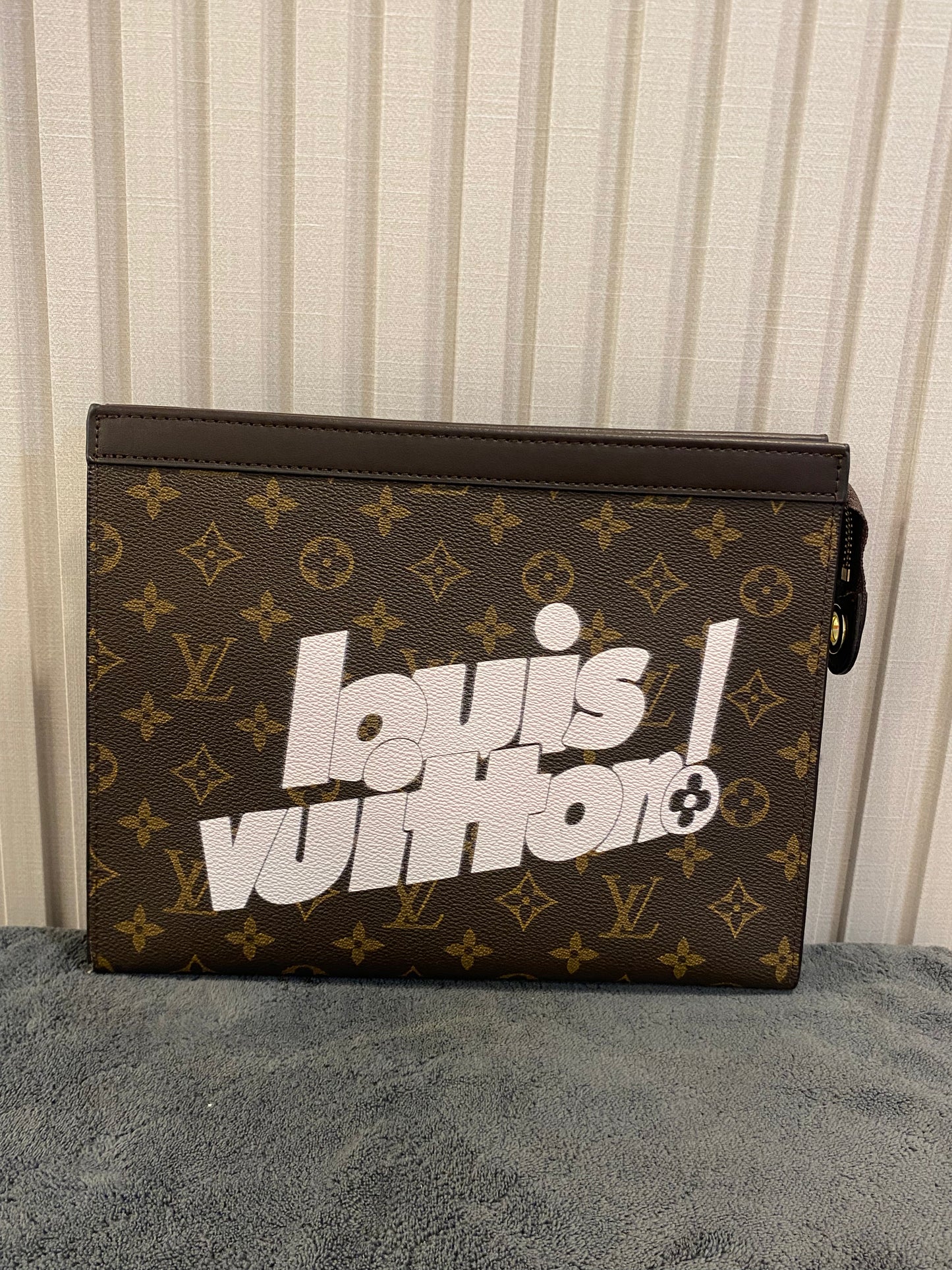 LV W logo