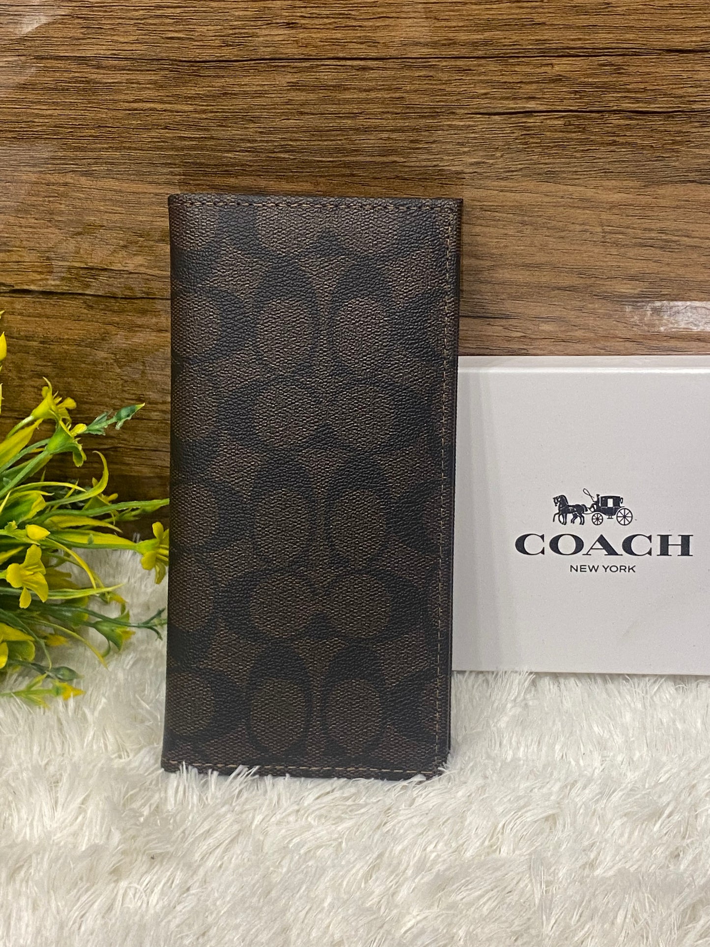 Coach mag 755