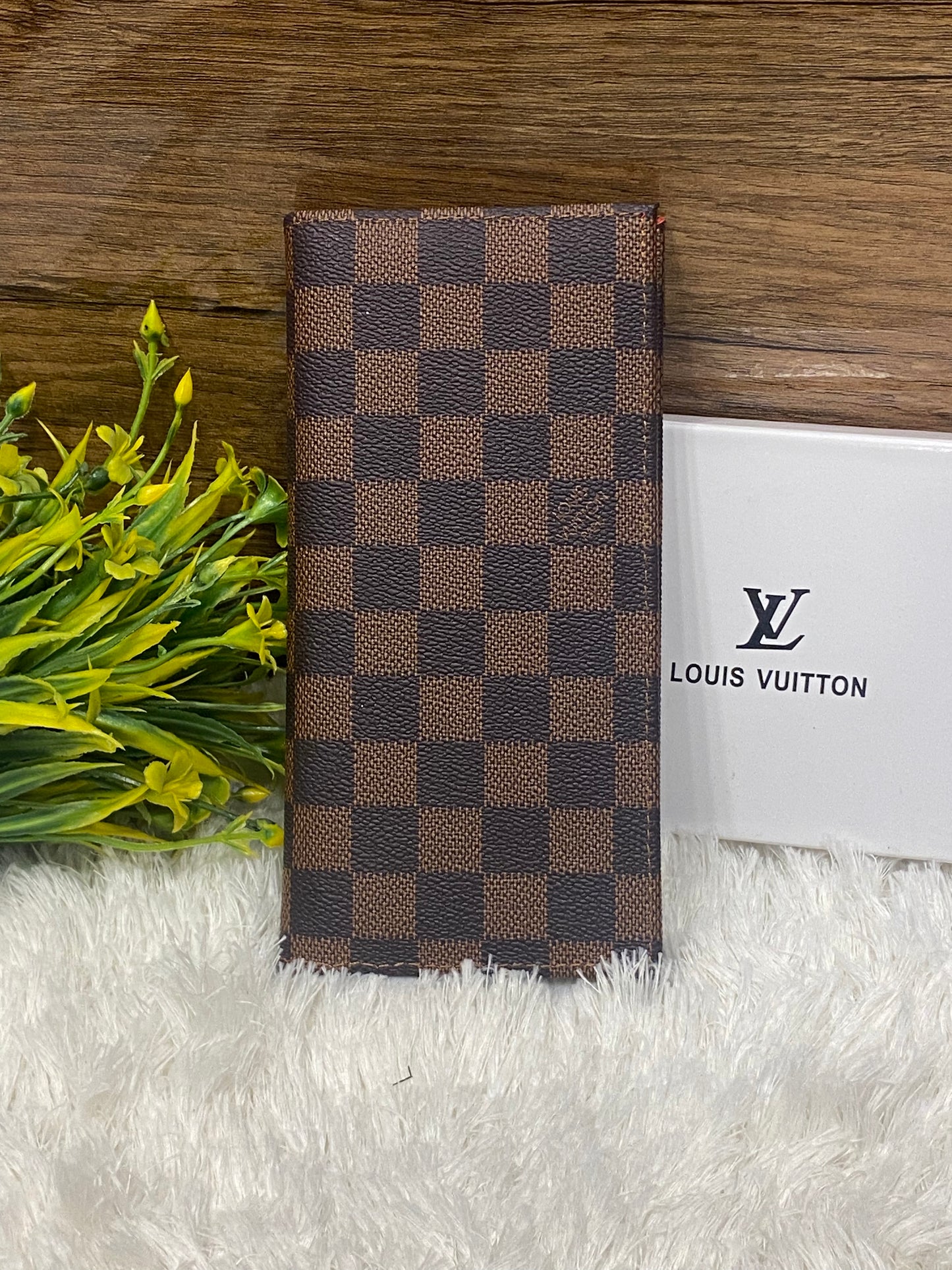 LV mag 758