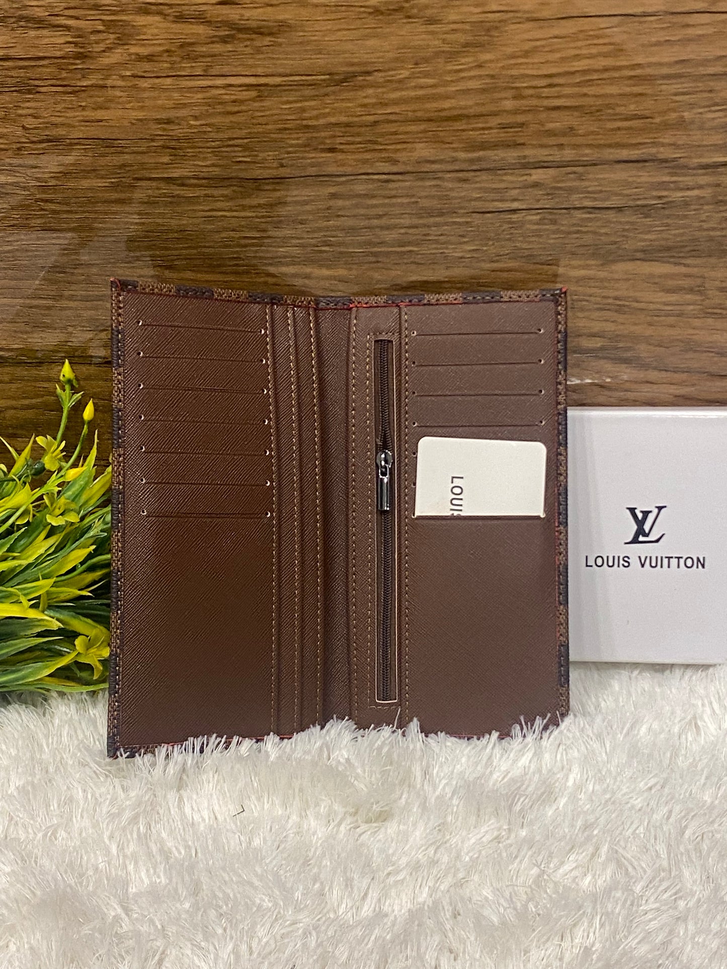 LV mag 758