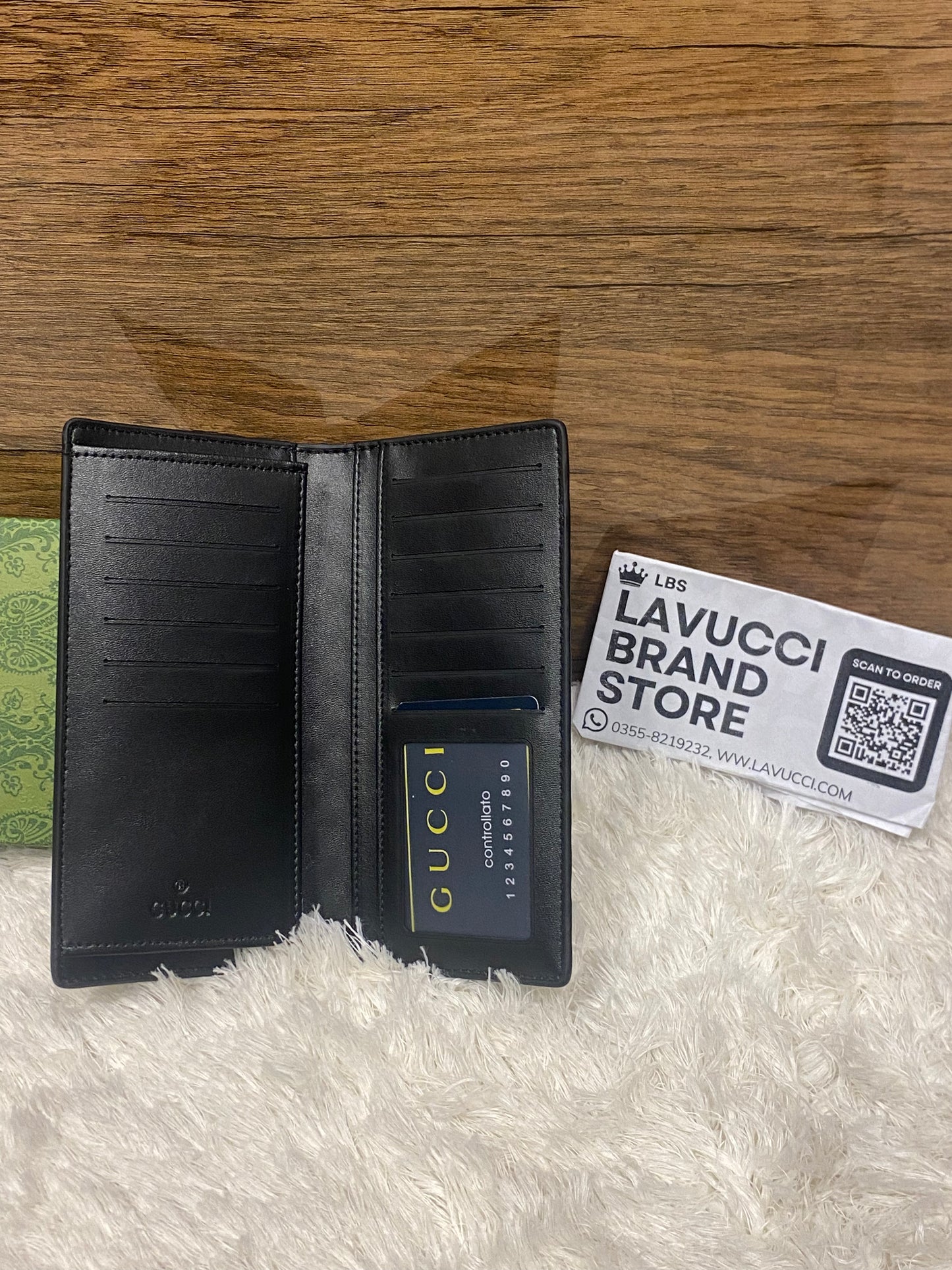 Gucci 817