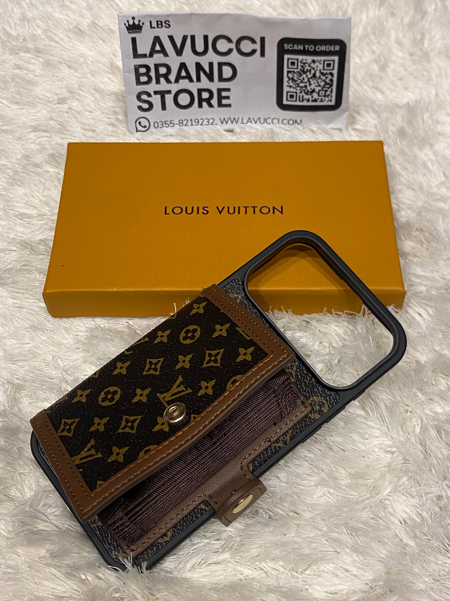 LV 18 pro max cards cover