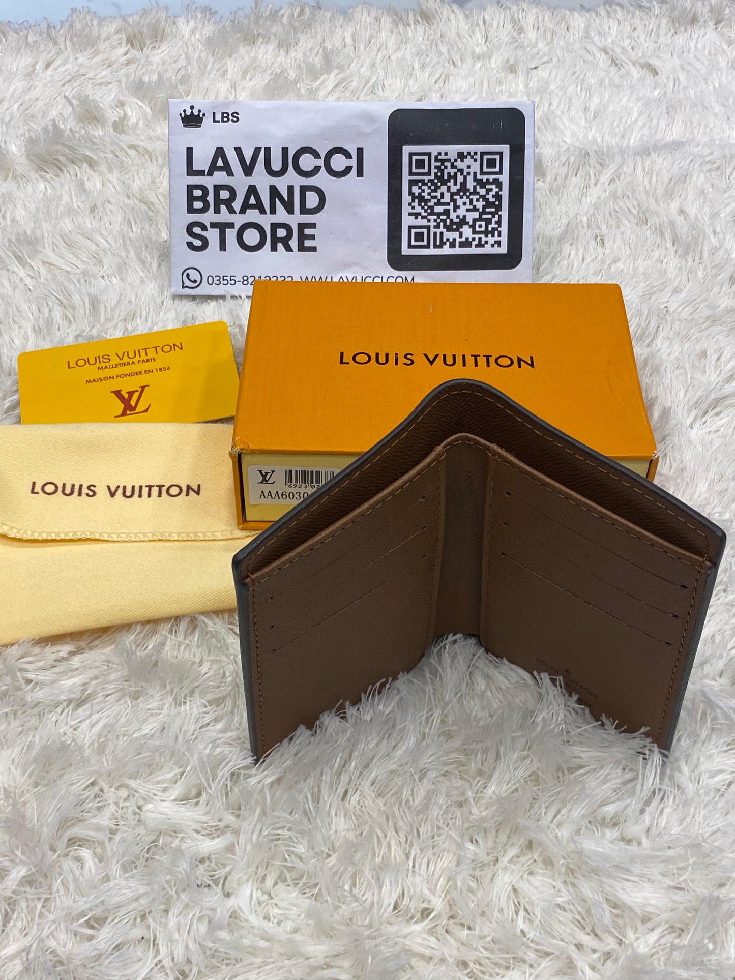 LV 825