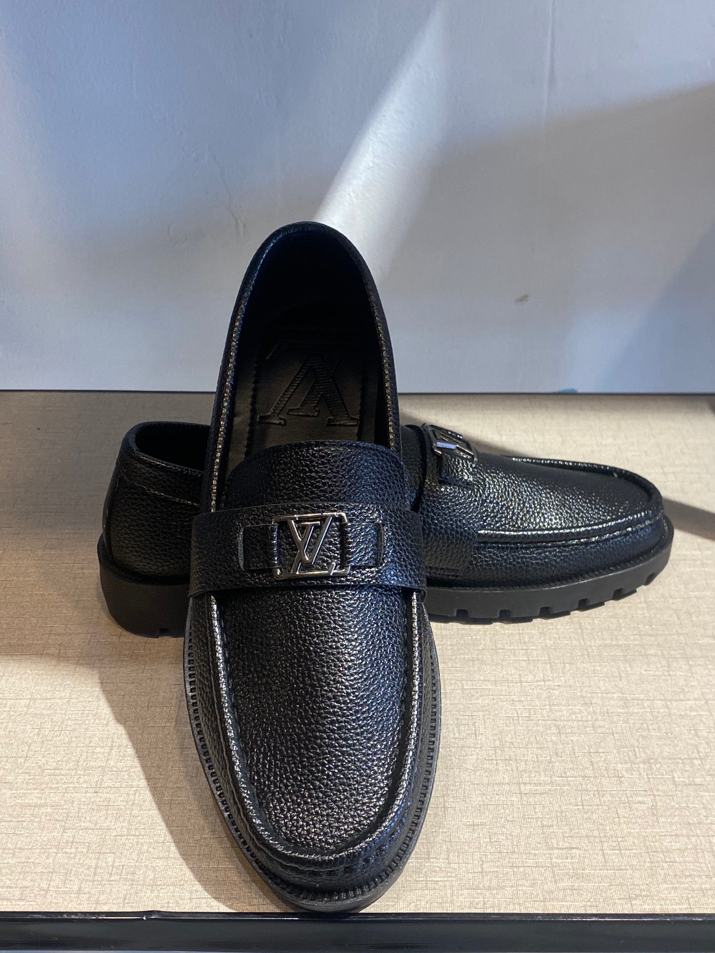 LV black DD