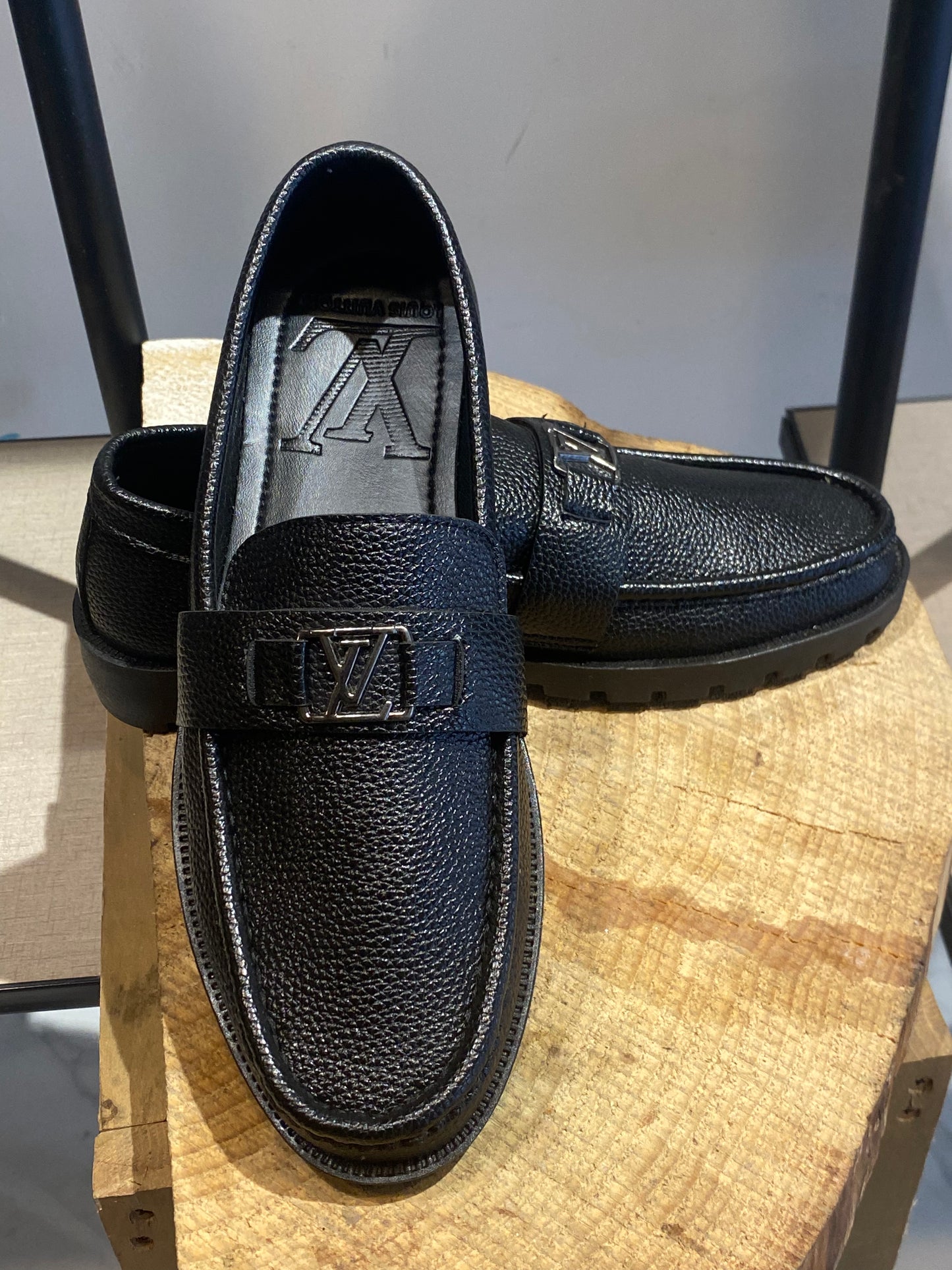 LV black DD