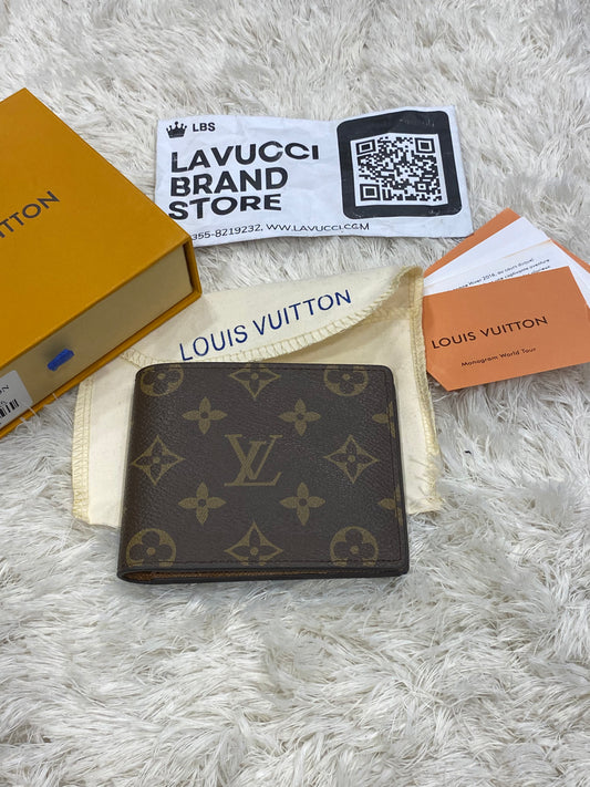 LV 857
