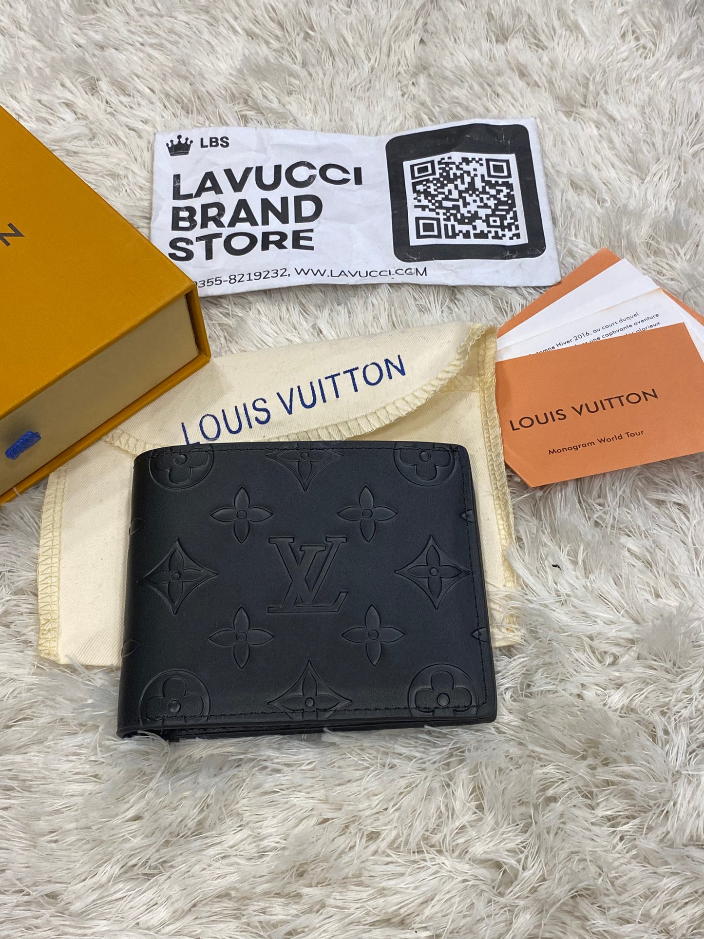 LV 858