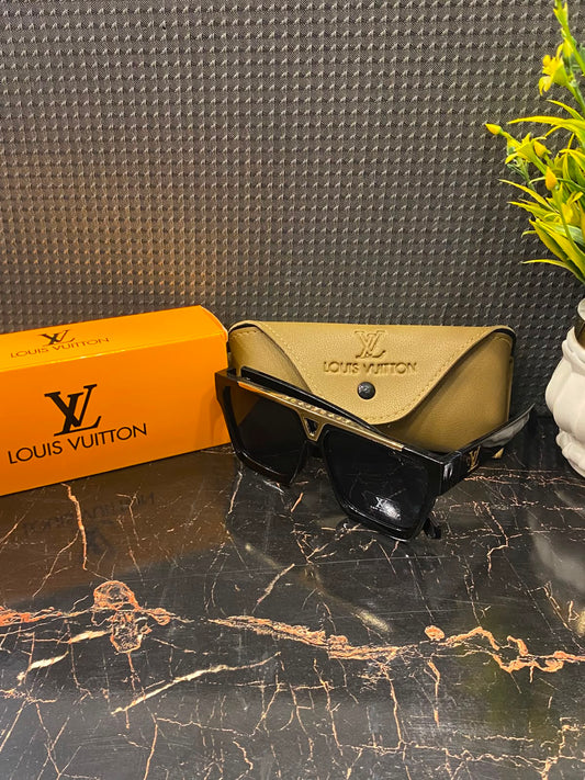 LV 1018