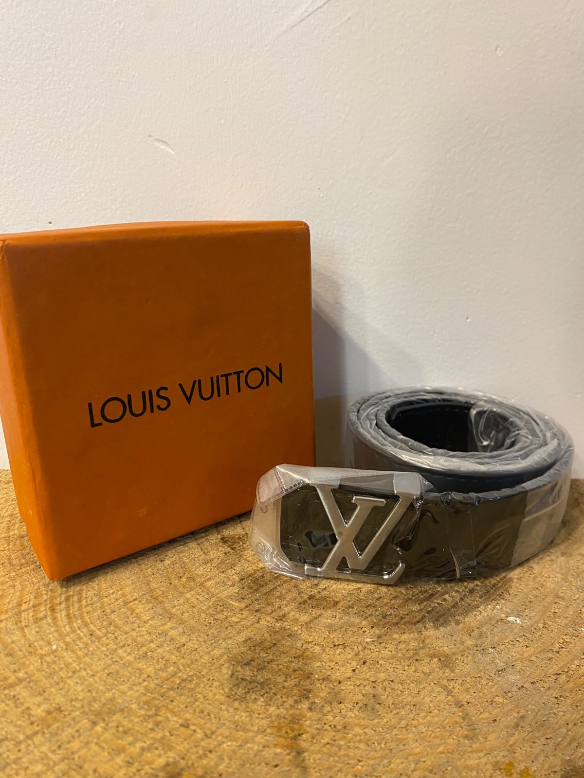 LV f.black 3