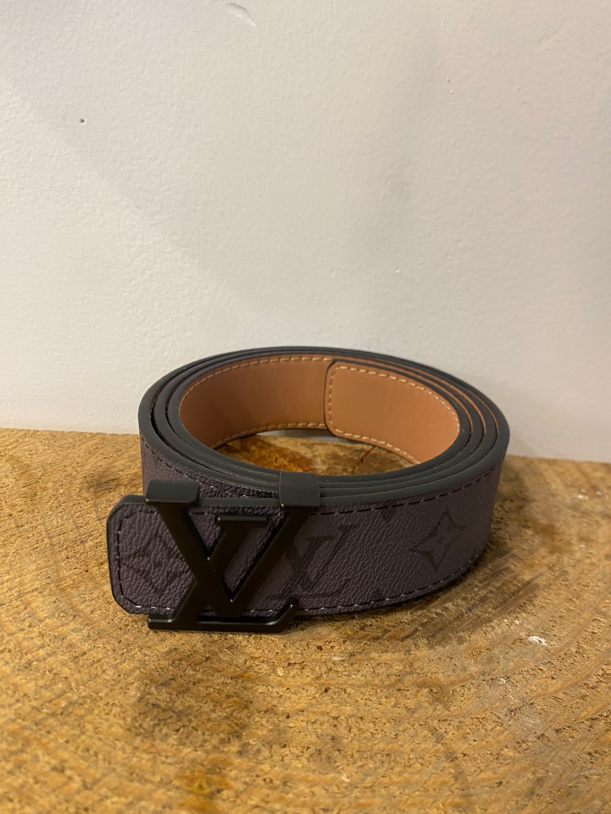 LV black f3
