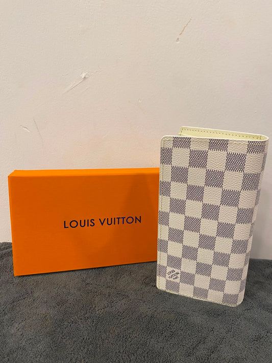 White plaid 700