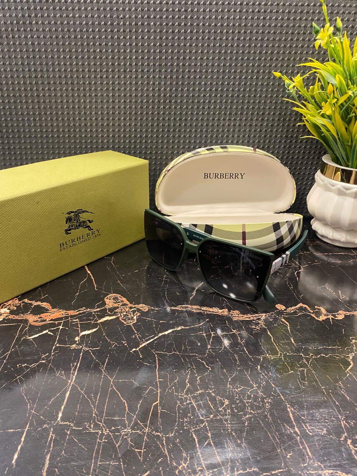 Burberry 1012