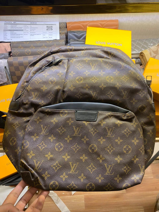 LV bagpack ls1