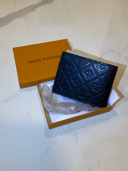 LV black 752