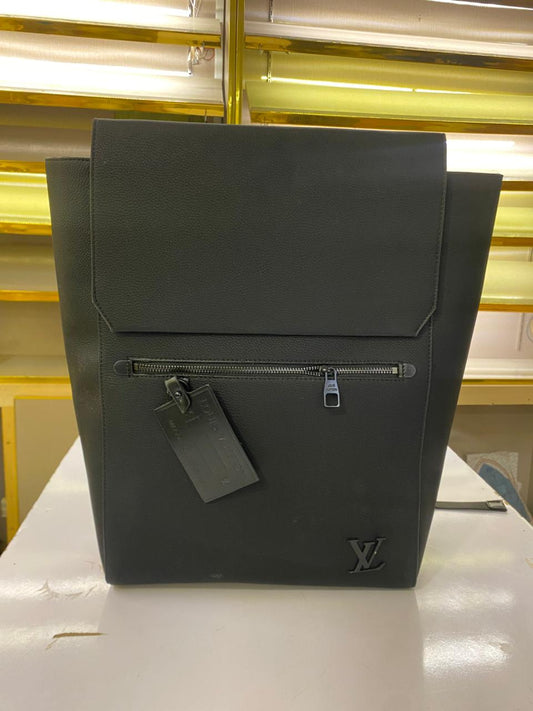 LV bagpack bg1