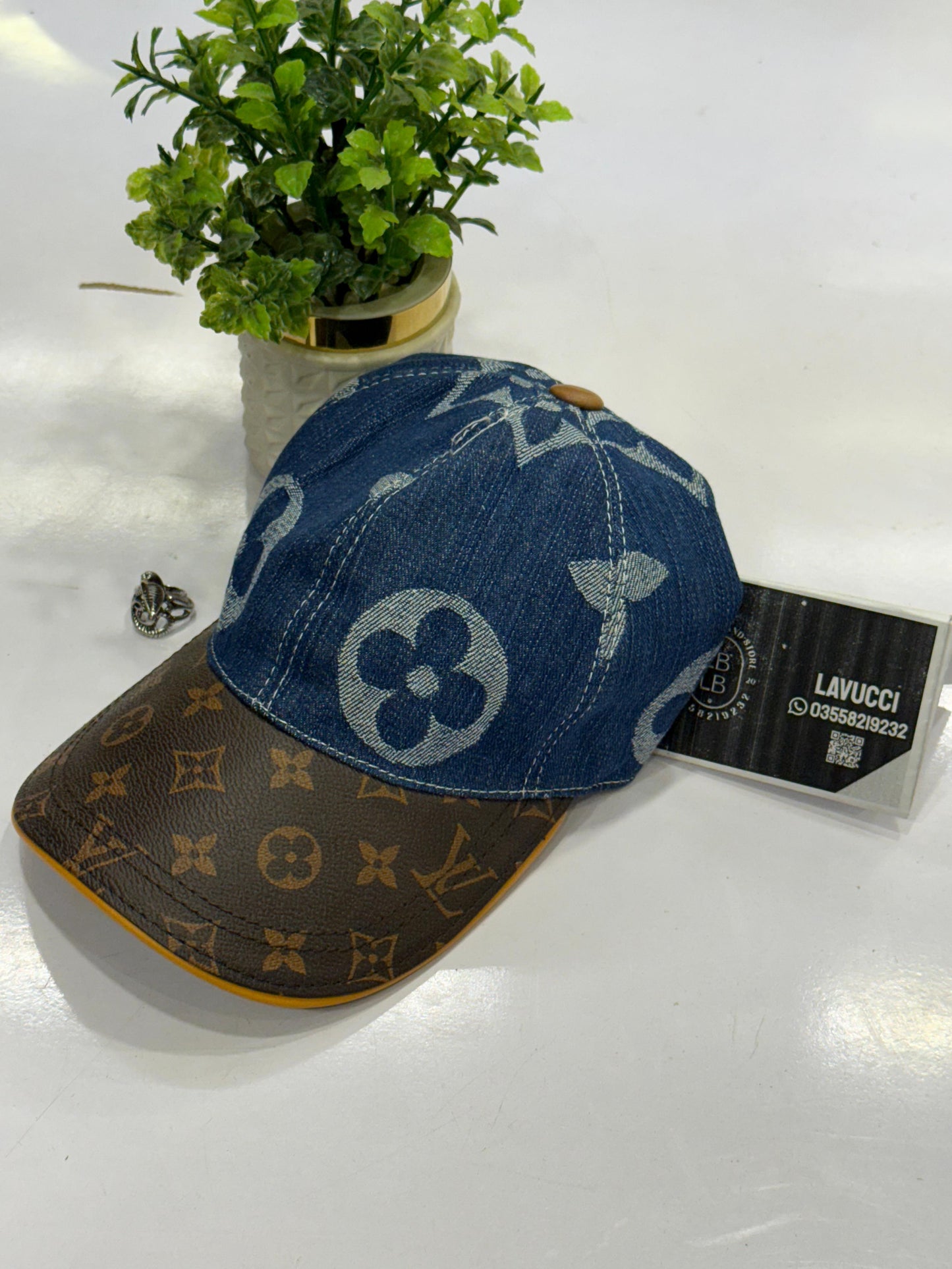 LV j1 cap