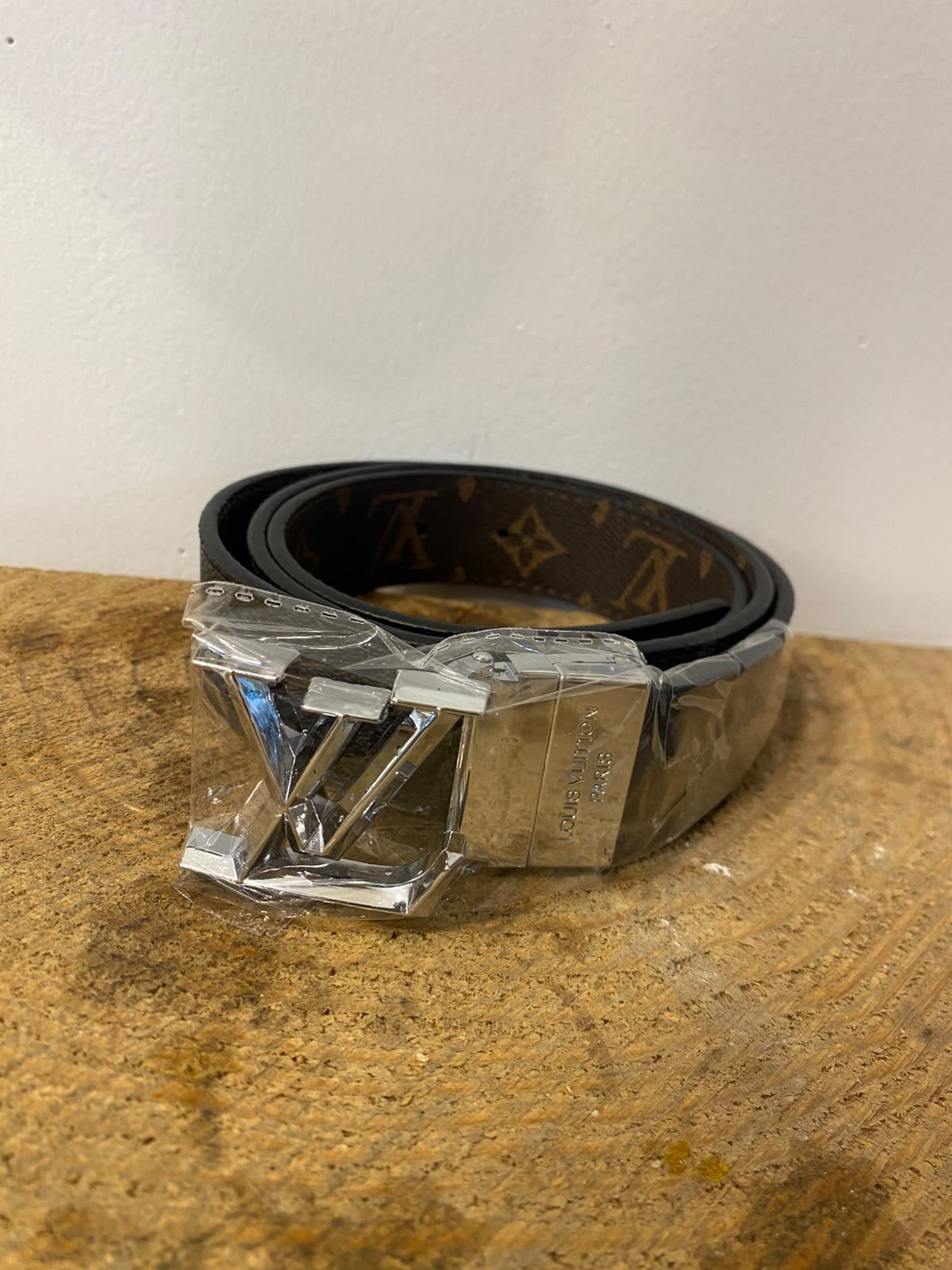 LV silver brown
