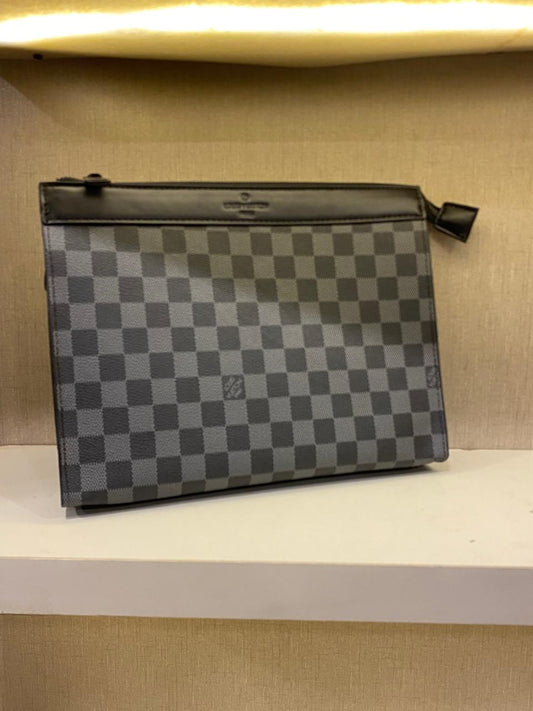 LV E1