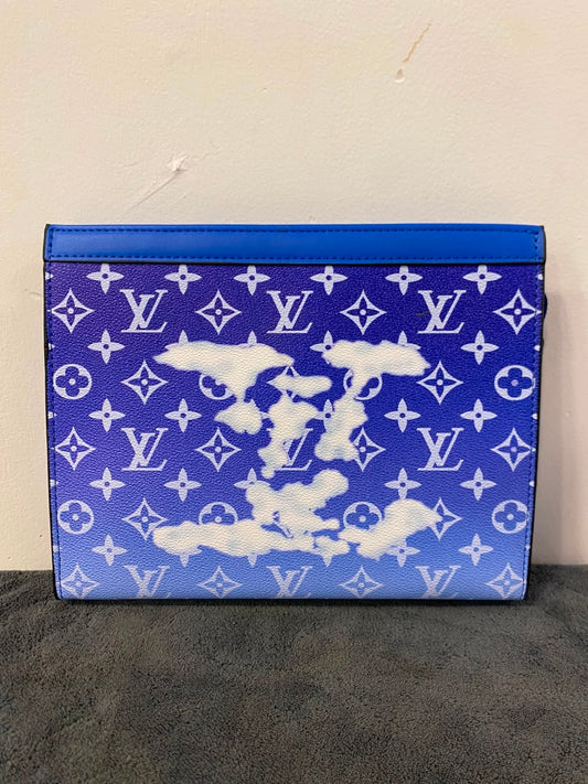 LV cloud 010