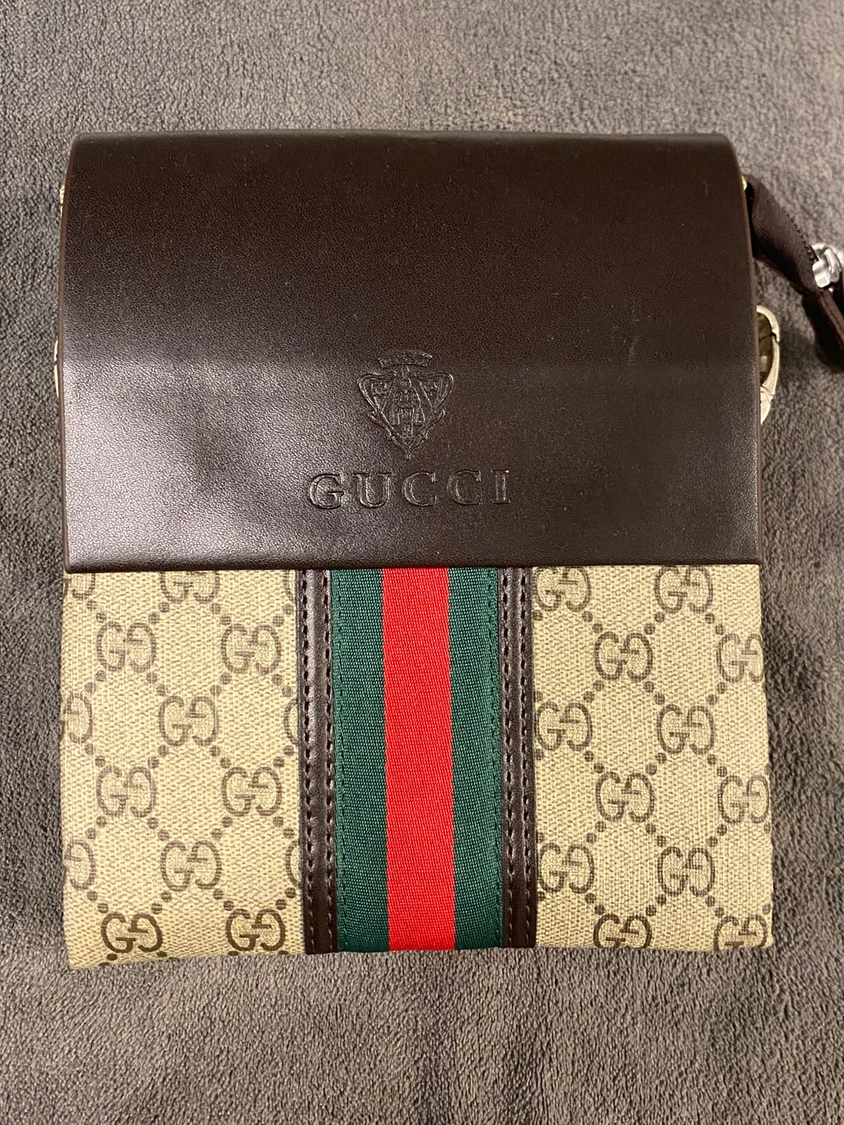 Gucci vertical