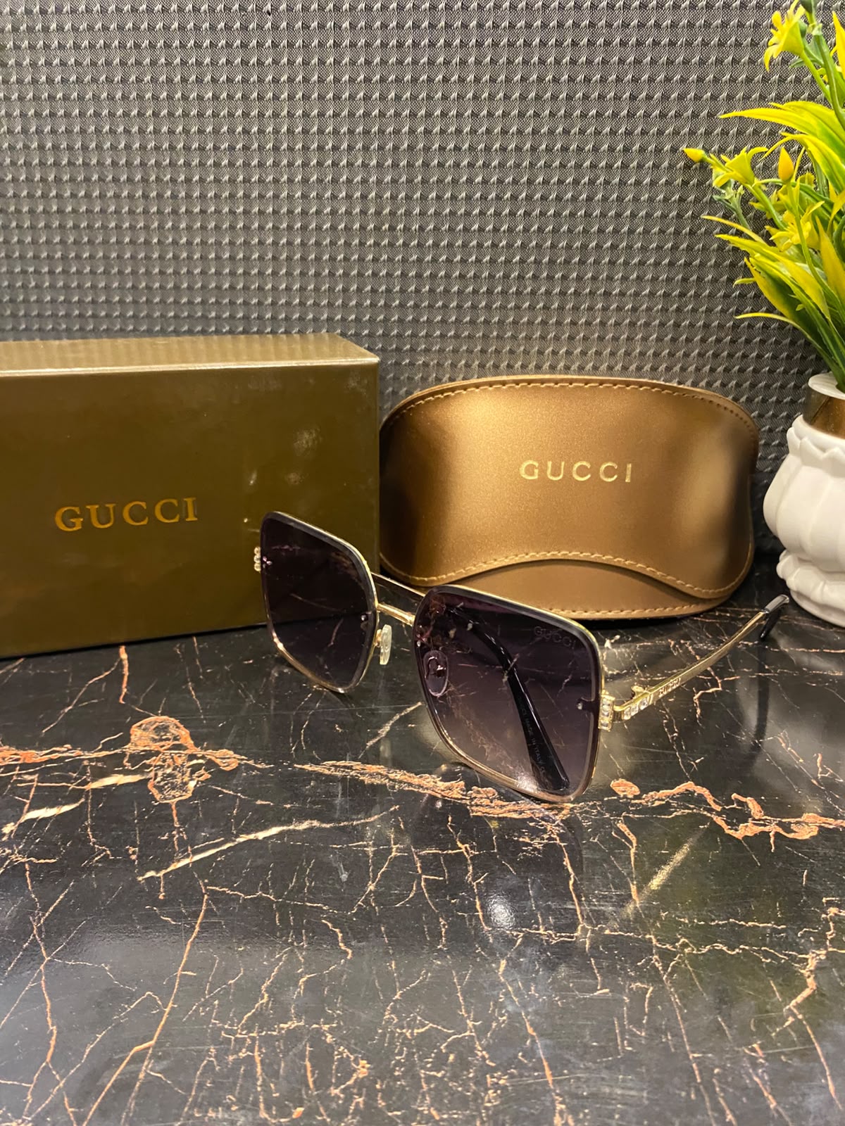 Gucci 1027
