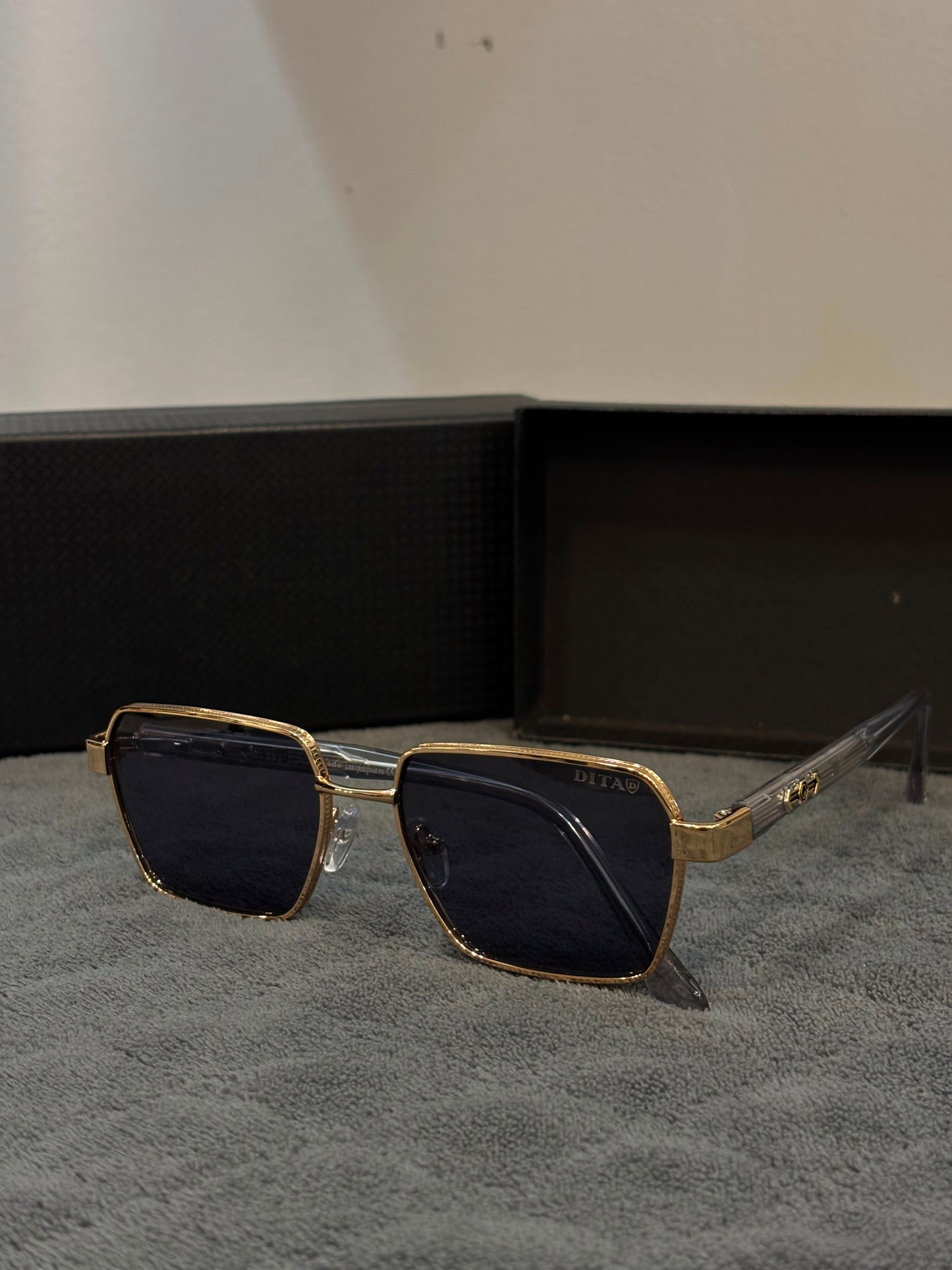 Dita 1054