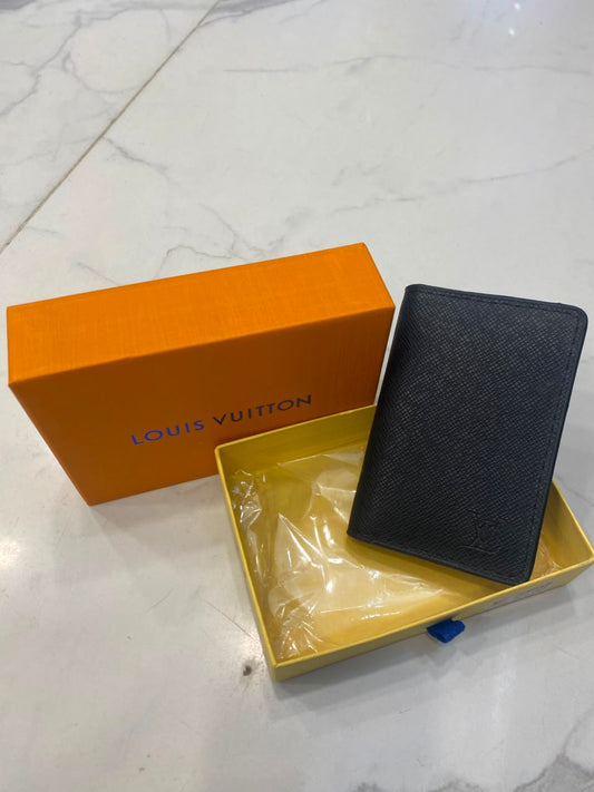 LV black 737