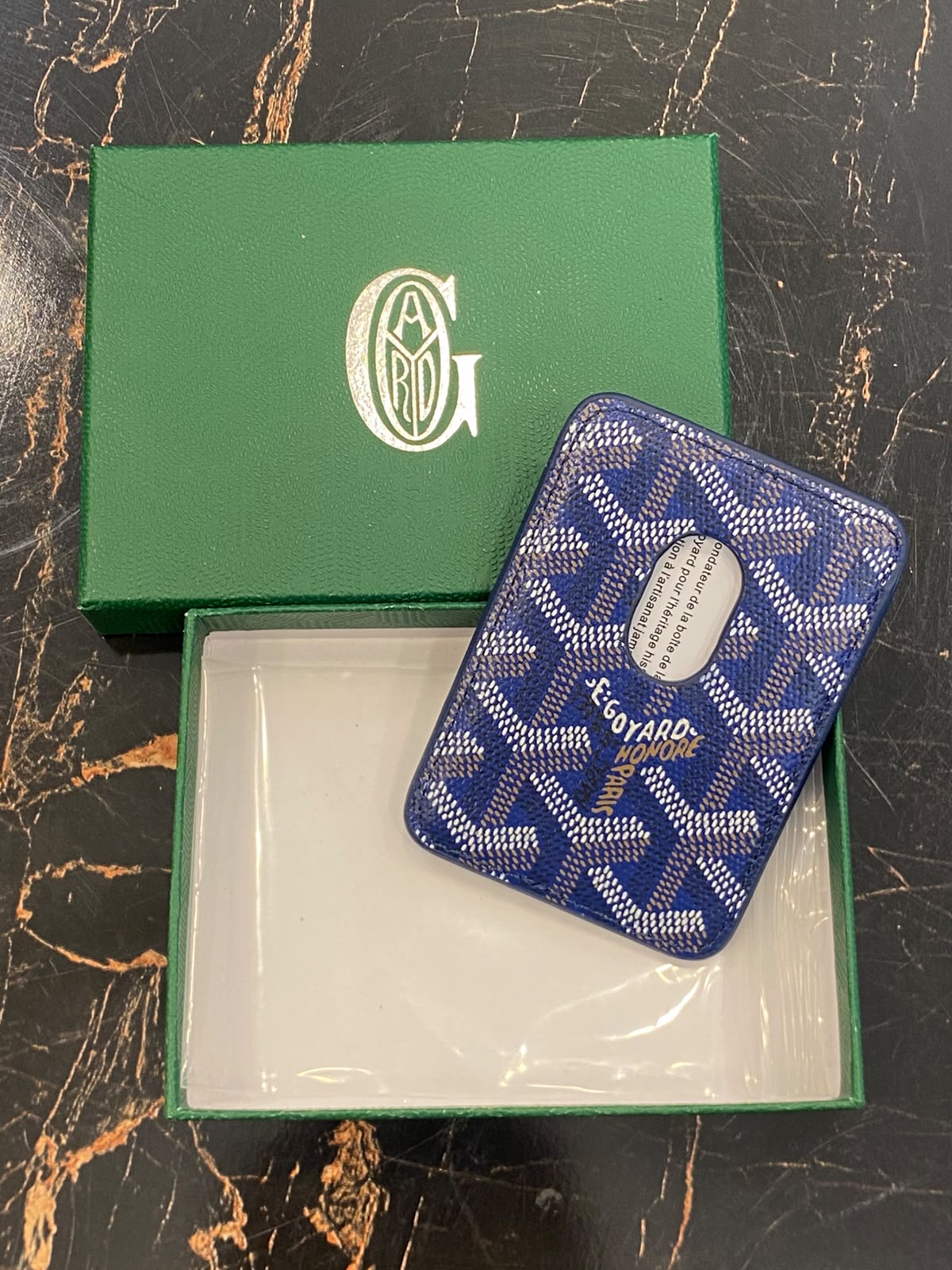 Goyard blue 777
