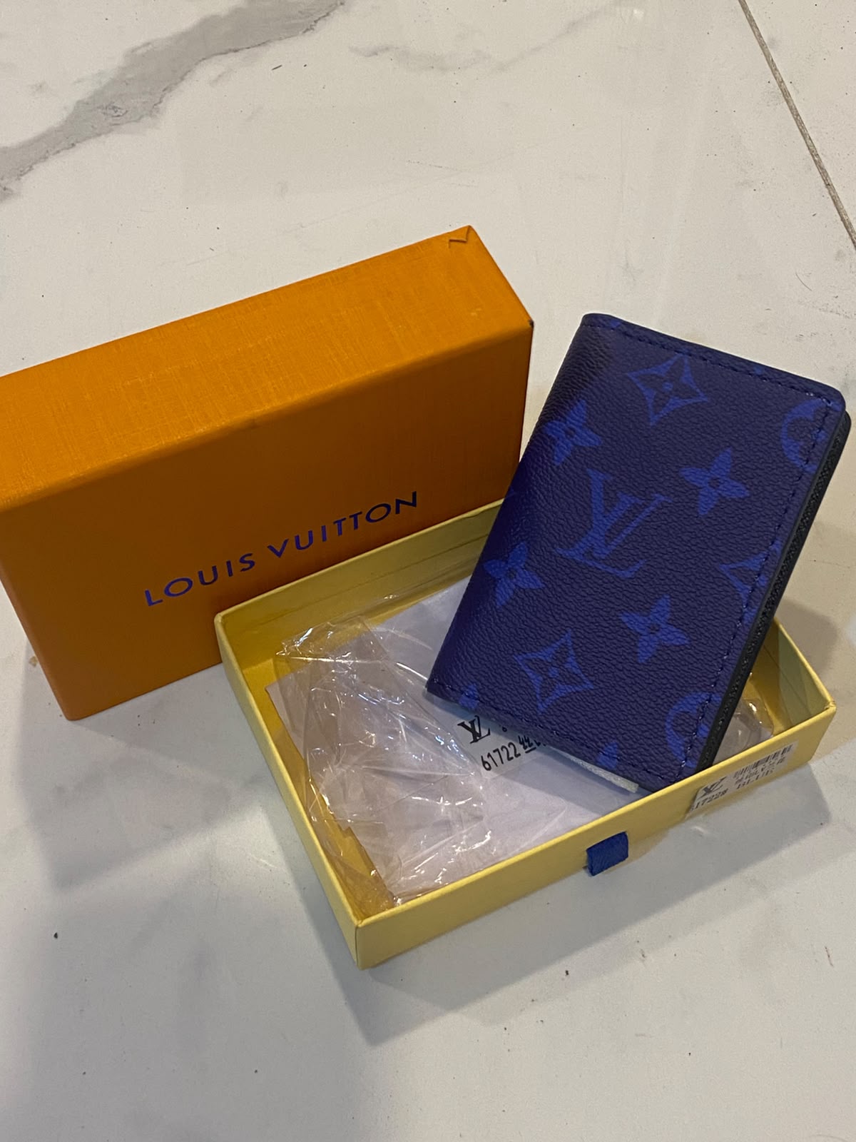 LV blue 705