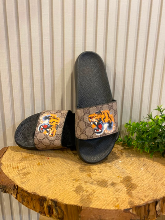 Gucci loin