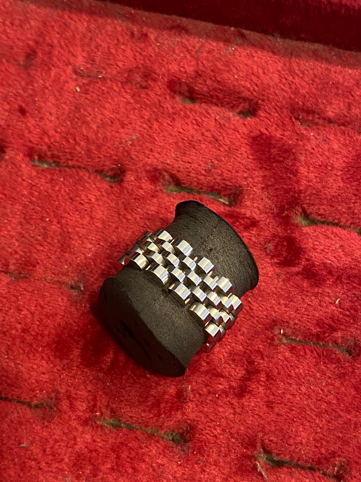 Ring 1104